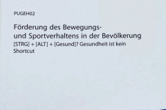 Cover eines Studienhefts der EURO-FH mit dem Titel ‚Förderung des Bewegungs- und Sportverhaltens in der Bevölkerung‘. Untertitel: ‚[STRG] + [ALT] + [Gesund]? Gesundheit ist kein Shortcut‘. Oben links das EURO-FH‑Logo, unten rechts ein blaues Symbol für den Online‑Campus.