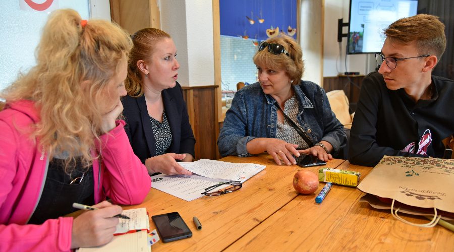 Delegierte aus Belarus im Gespräch mit lokalen Unternehmern in den Niederlanden